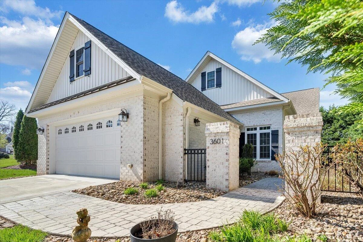3601 Colonial Court DR - Photo 2