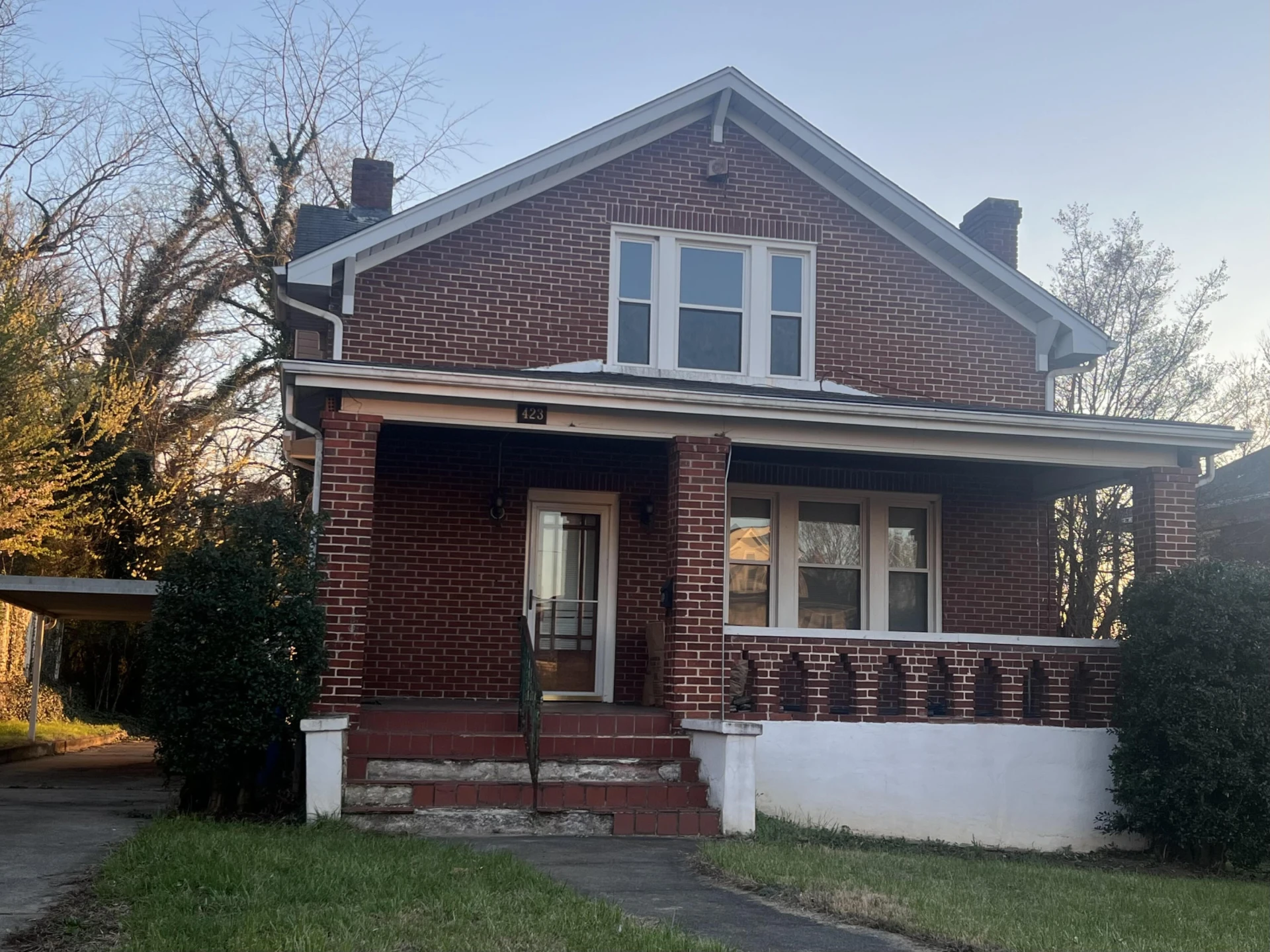 423 Walnut AVE SE
