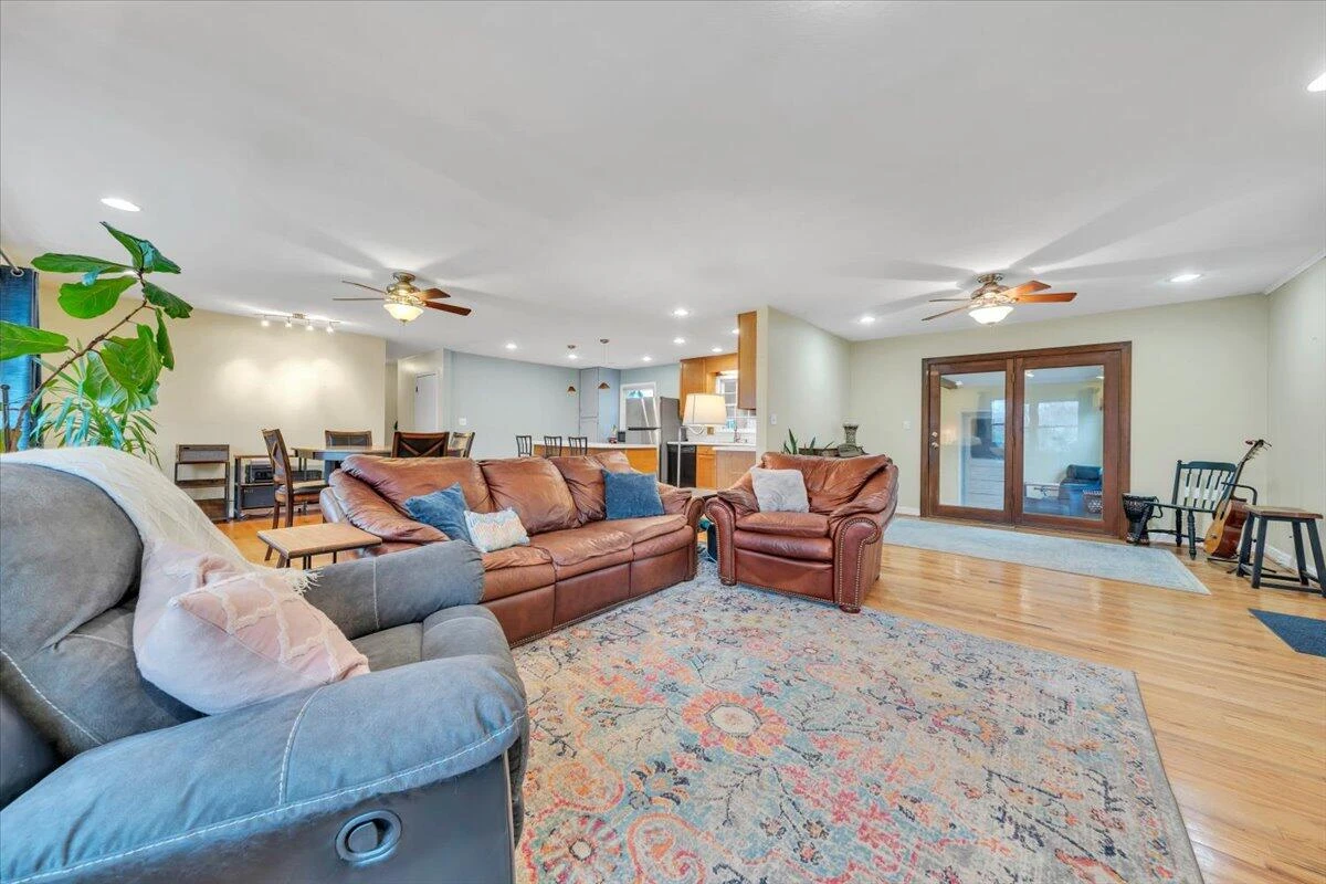727 Plantation CIR - Photo 12
