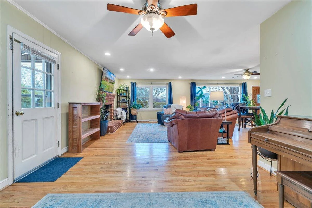 727 Plantation CIR - Photo 20