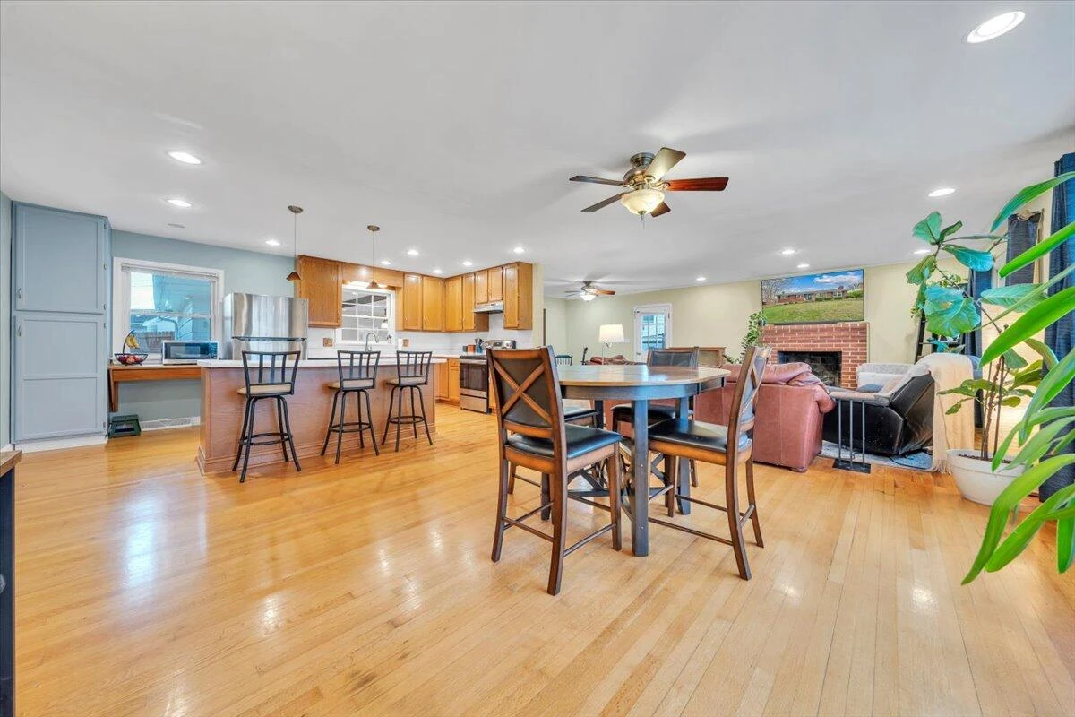 727 Plantation CIR - Photo 6