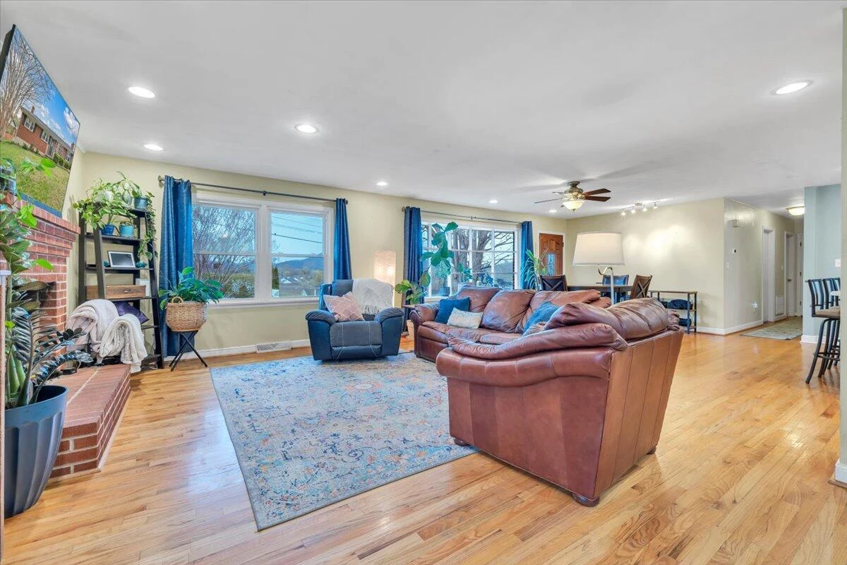 727 Plantation CIR - Photo 8