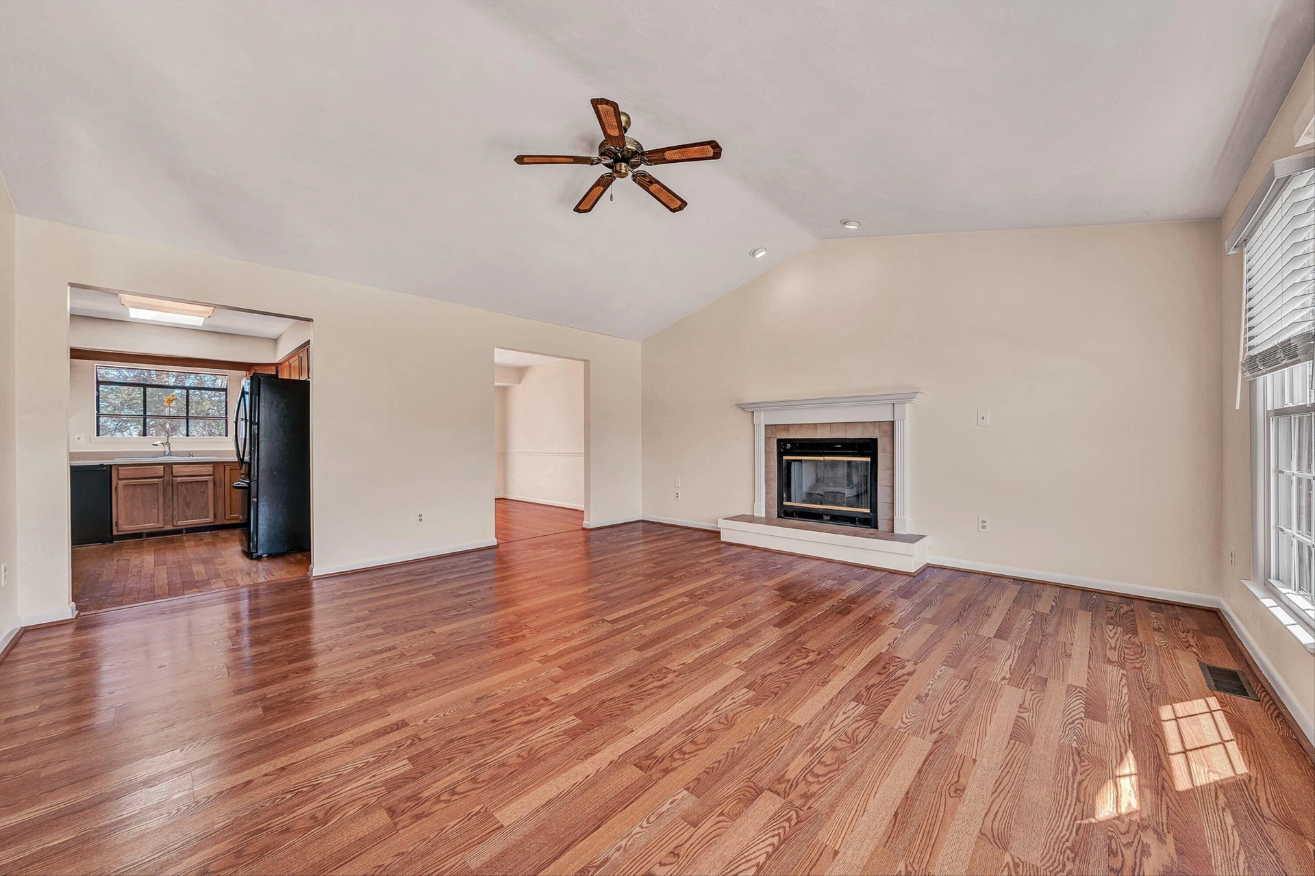7901 Cedar Edge RD - Photo 8