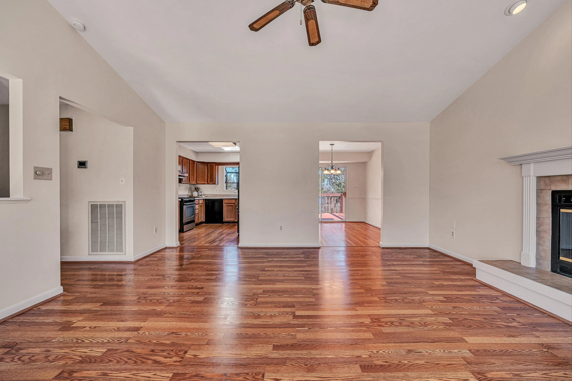 7901 Cedar Edge RD - Photo 11