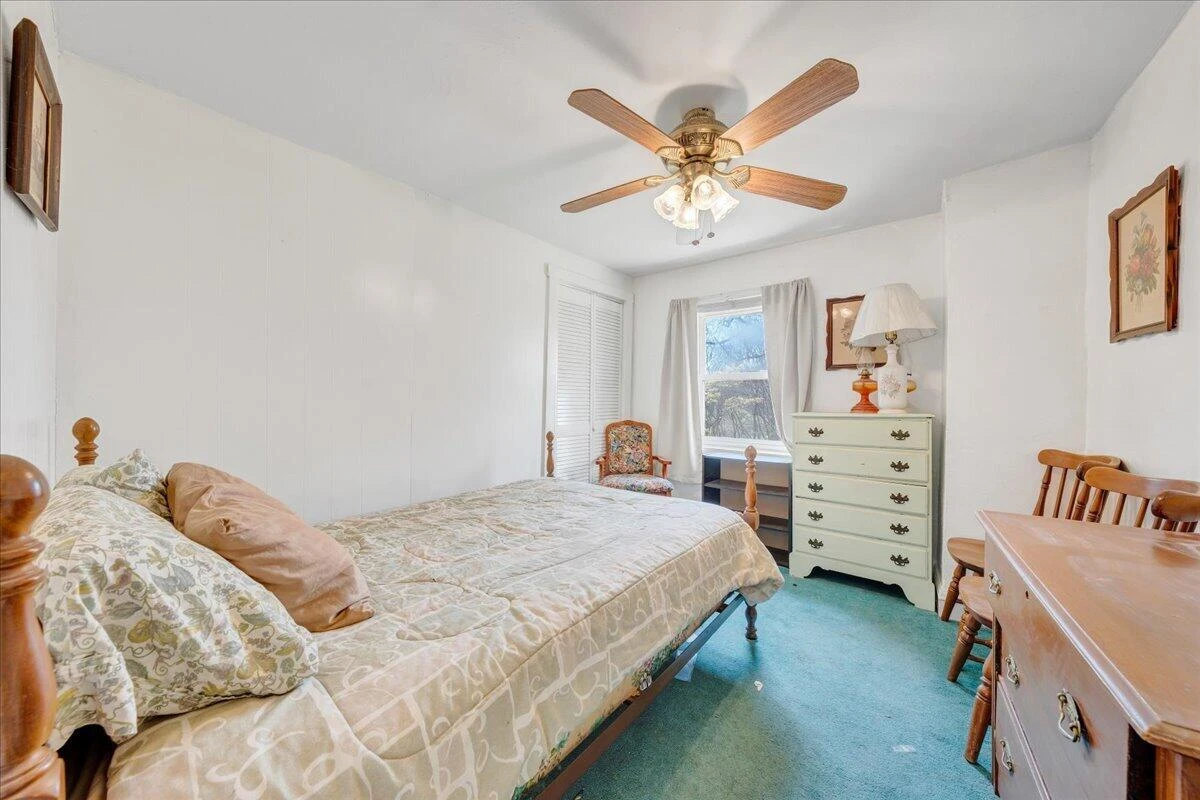1433 Gladstone AVE SE - Photo 14