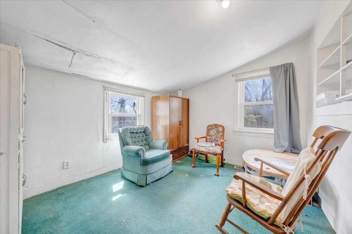 1433 Gladstone AVE SE - Photo 16