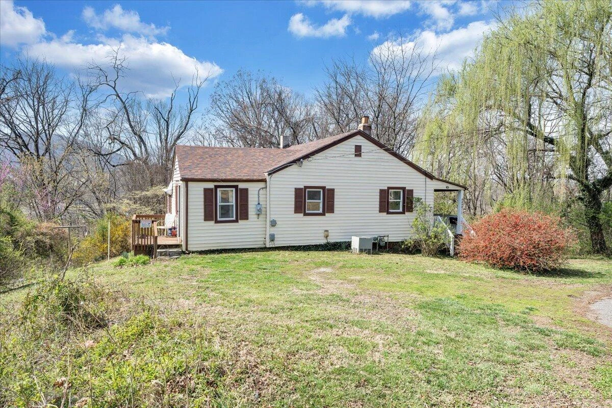 1433 Gladstone AVE SE - Photo 21