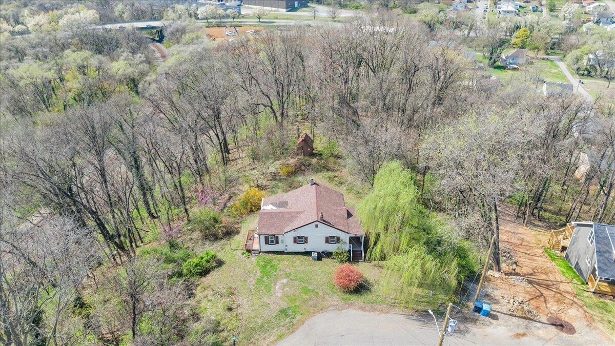 1433 Gladstone AVE SE - Photo 26