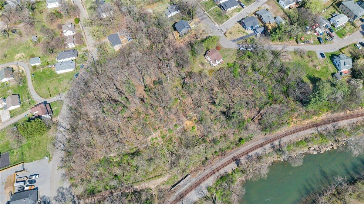 1433 Gladstone AVE SE - Photo 39