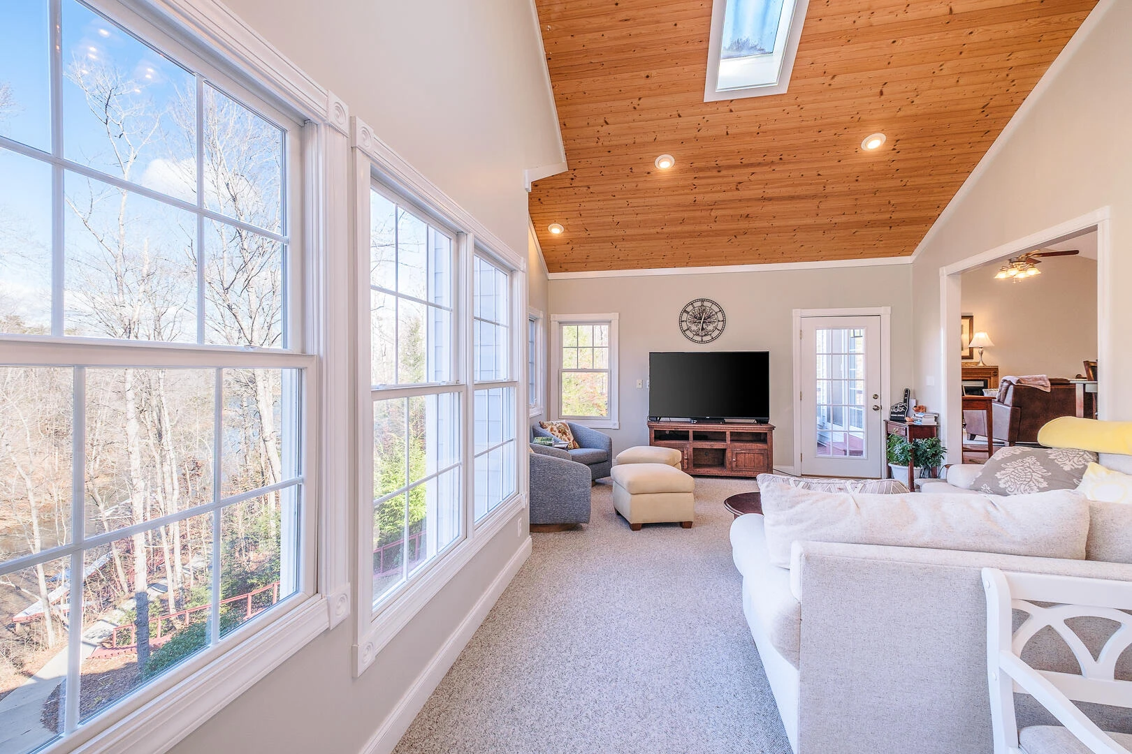 2085 Lakewood Forest RD - Photo 16