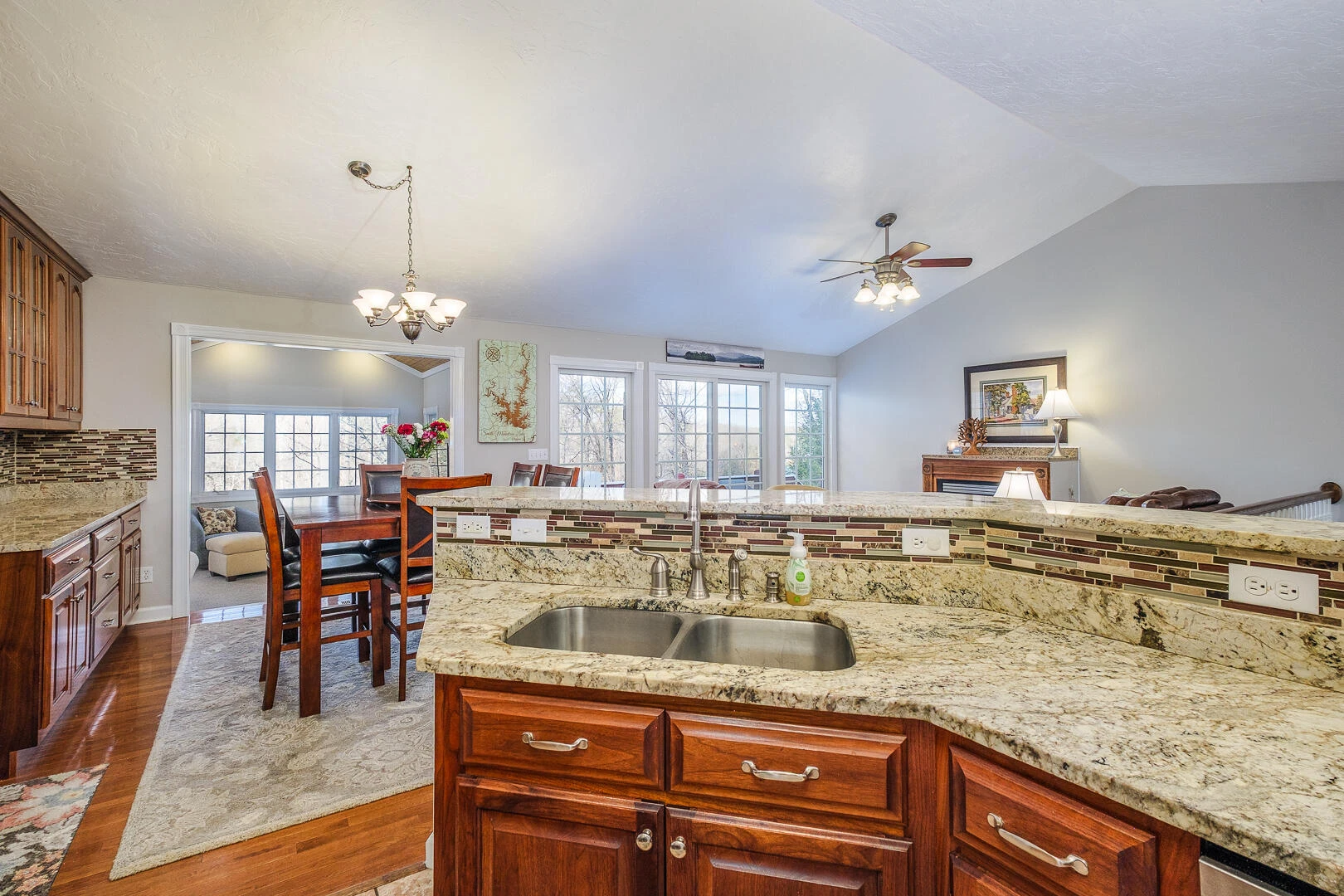2085 Lakewood Forest RD - Photo 19