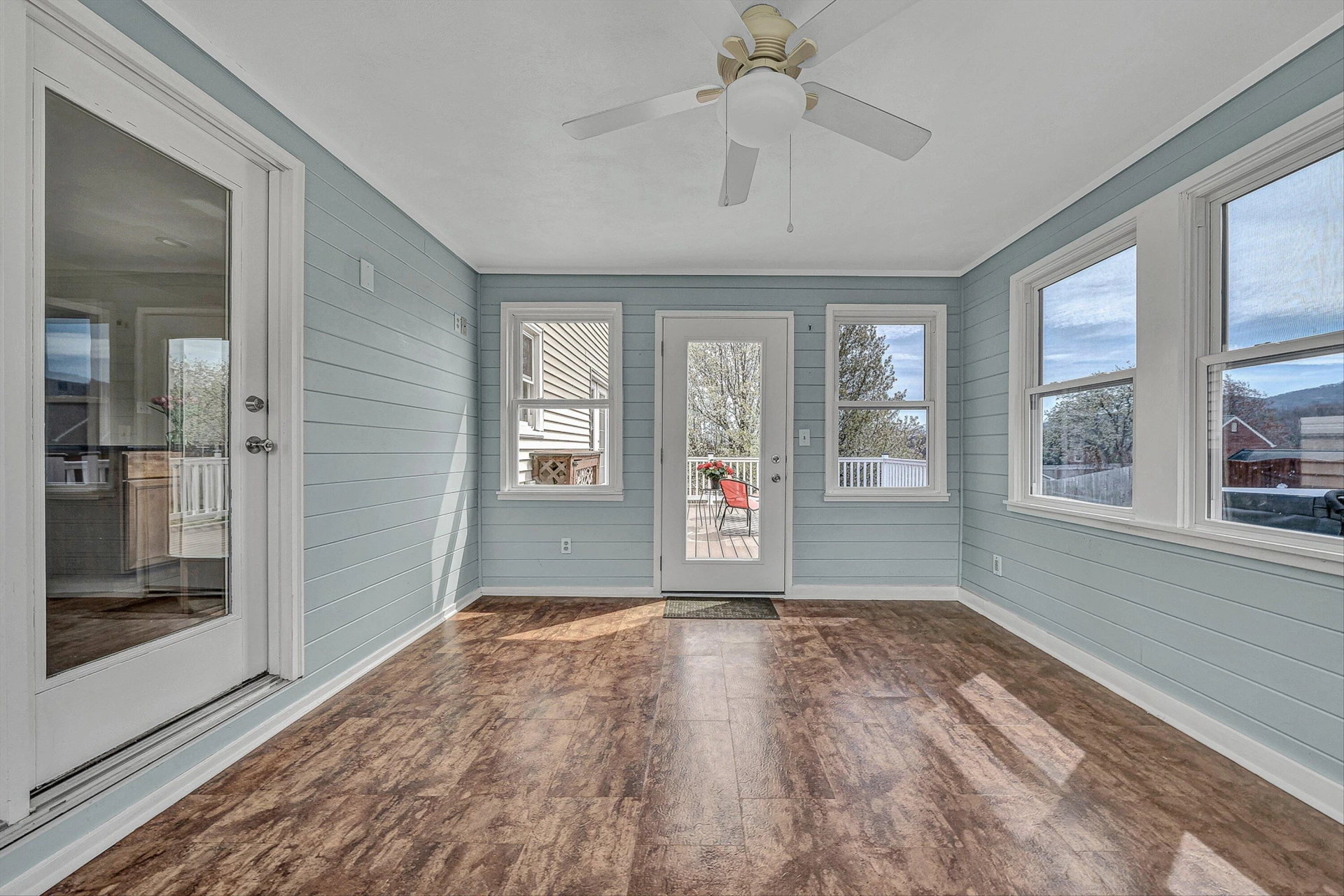 712 Joan CIR - Photo 19