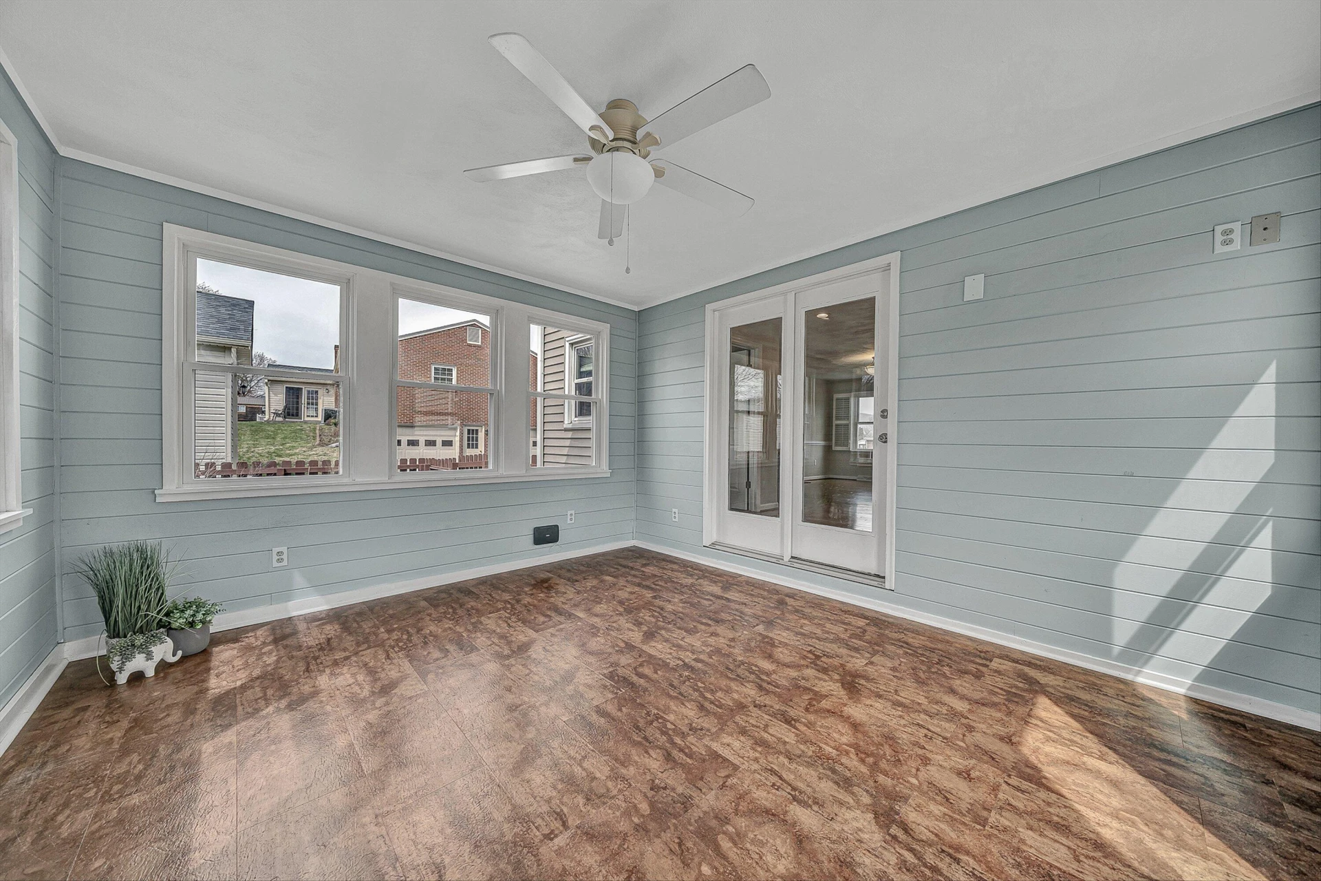 712 Joan CIR - Photo 20
