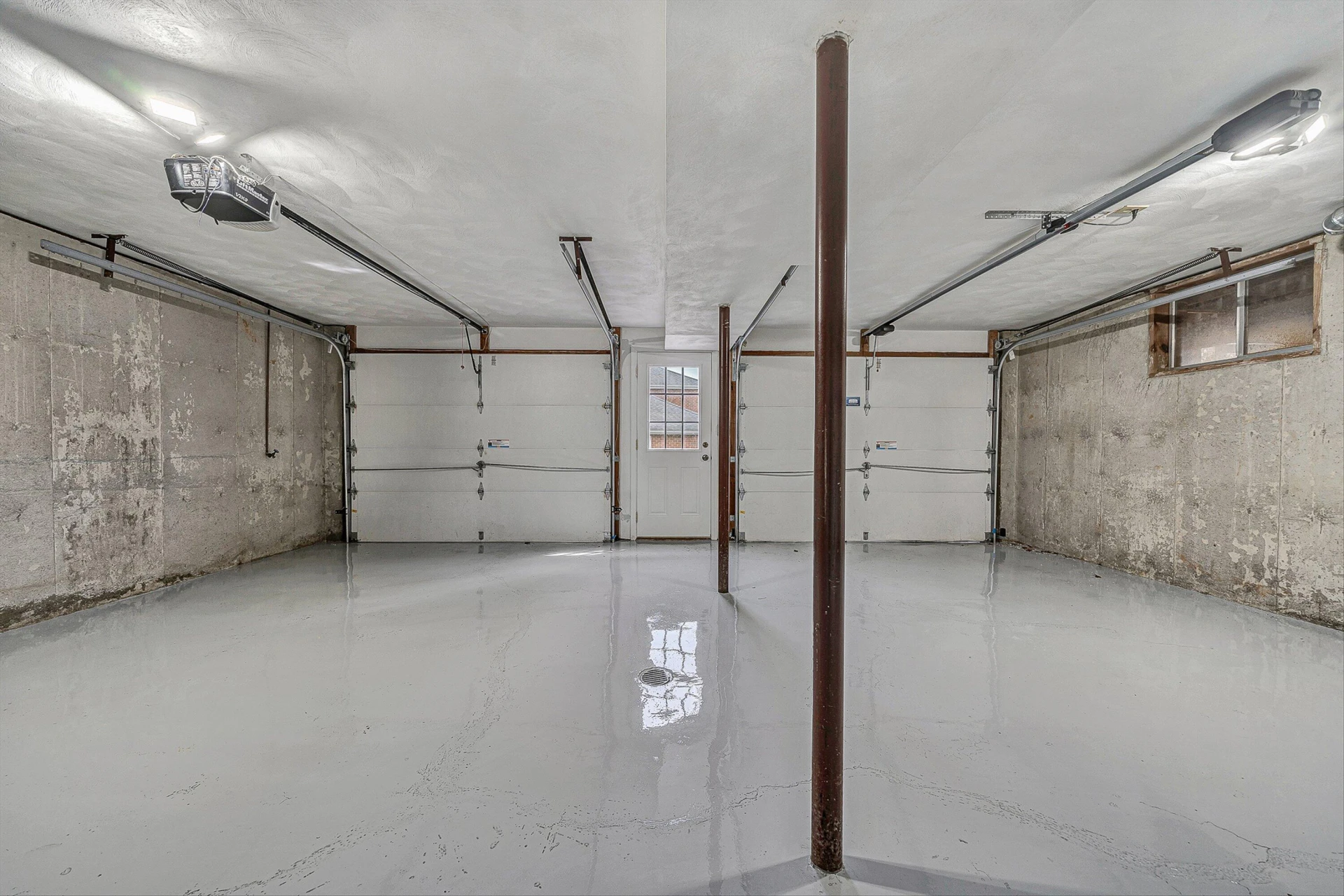 712 Joan CIR - Photo 43