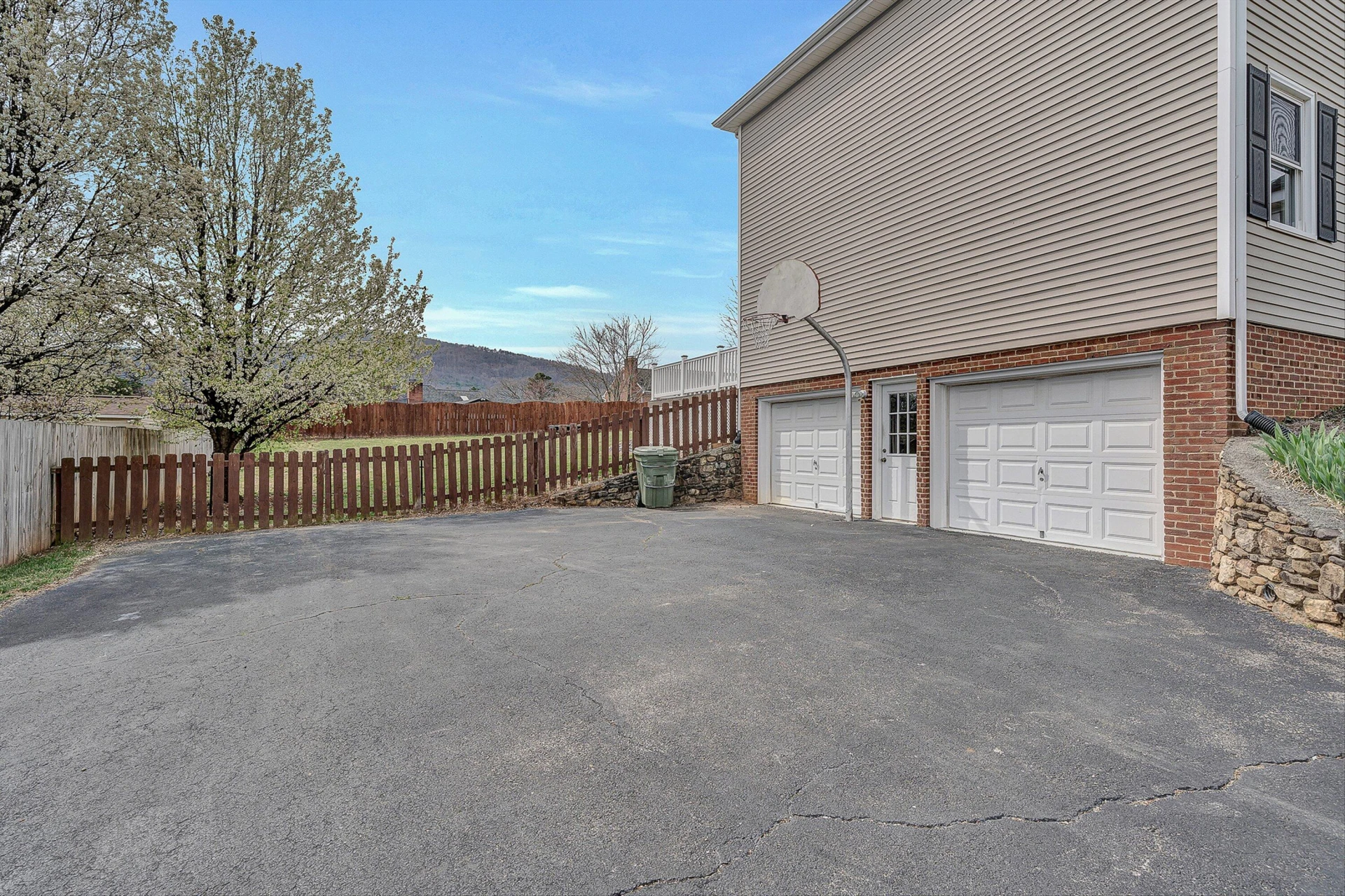 712 Joan CIR - Photo 44