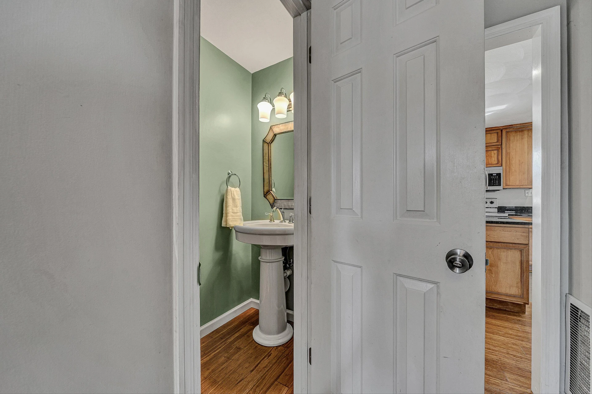 712 Joan CIR - Photo 9