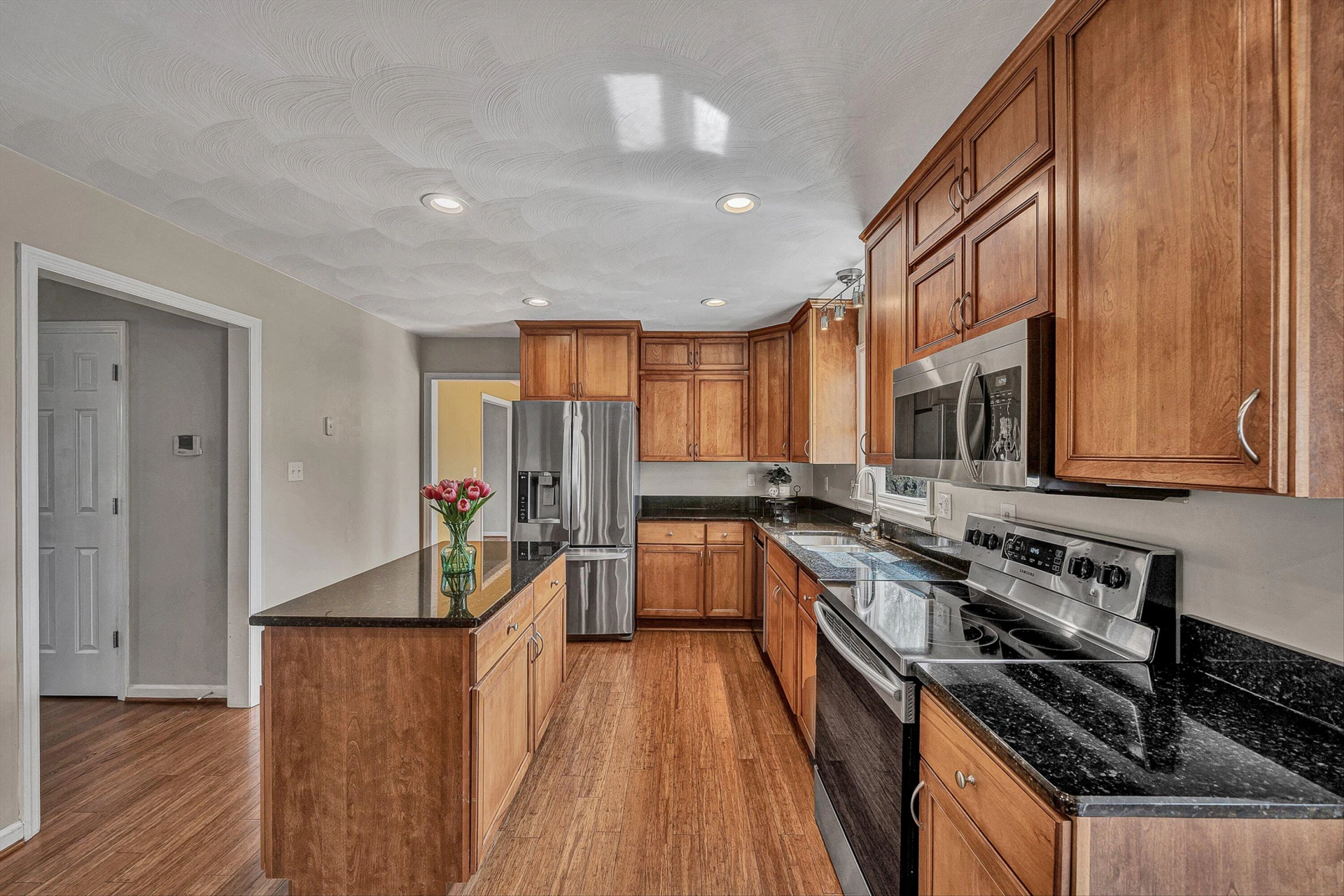 712 Joan CIR - Photo 11