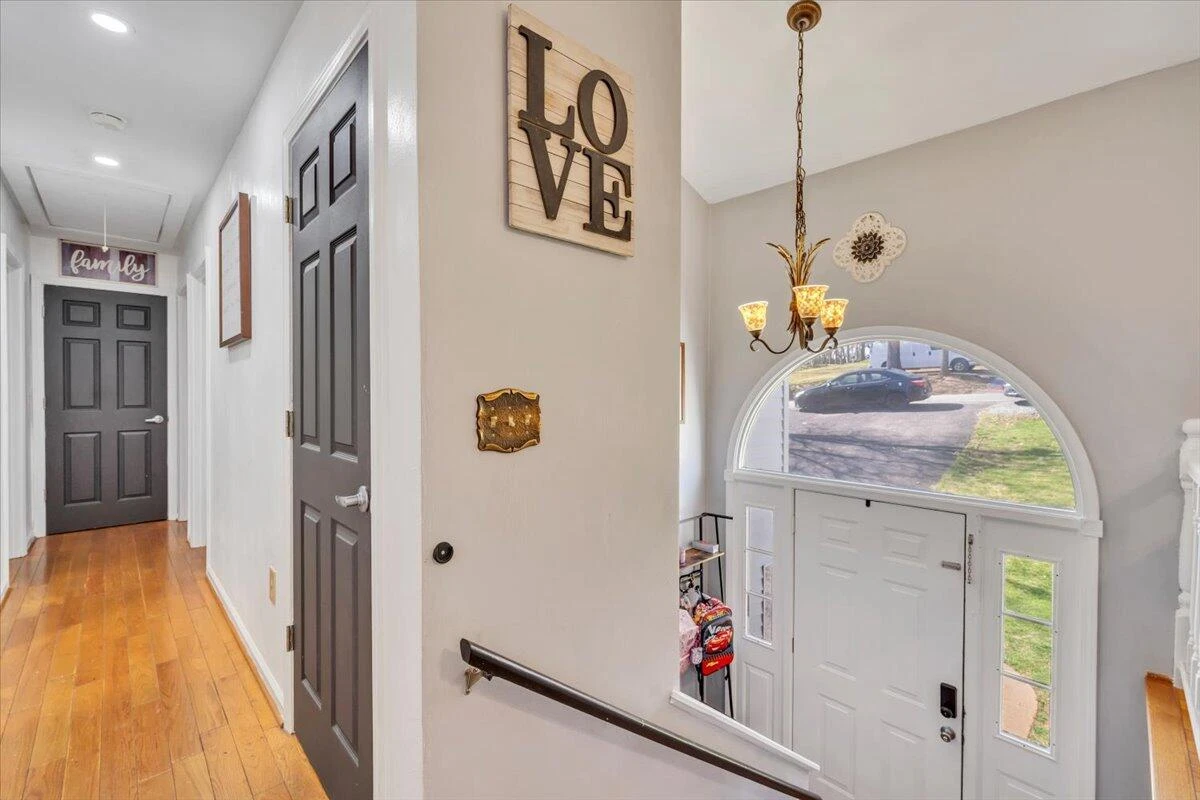 3622 View AVE - Photo 3