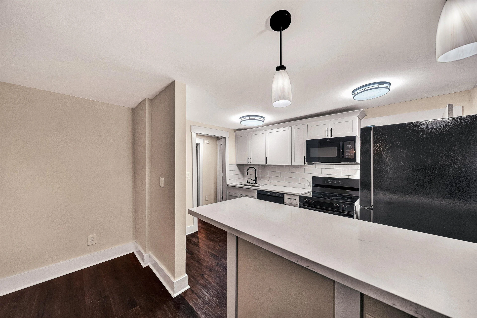 2228 Eastland AVE SE - Photo 10