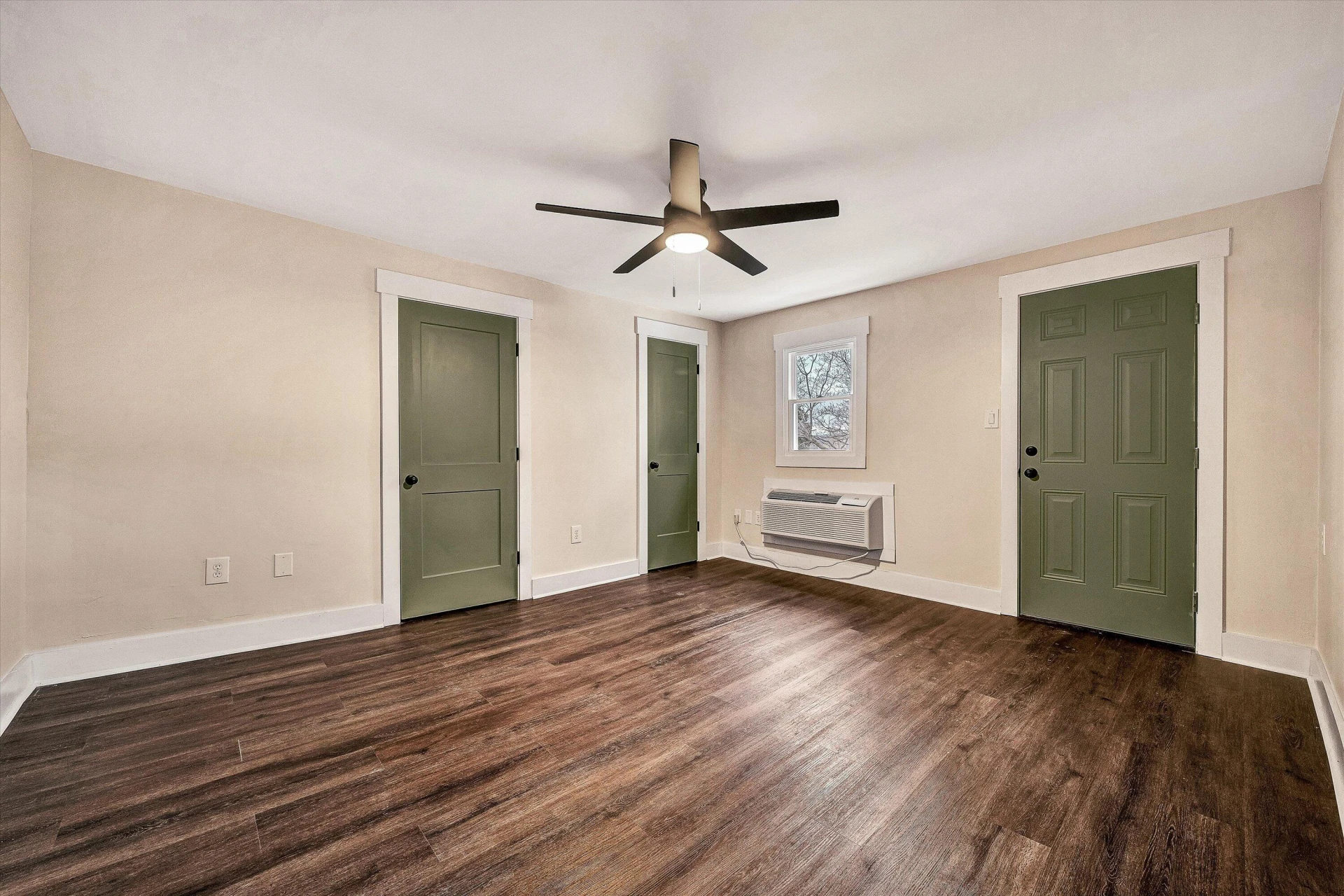 2228 Eastland AVE SE - Photo 16