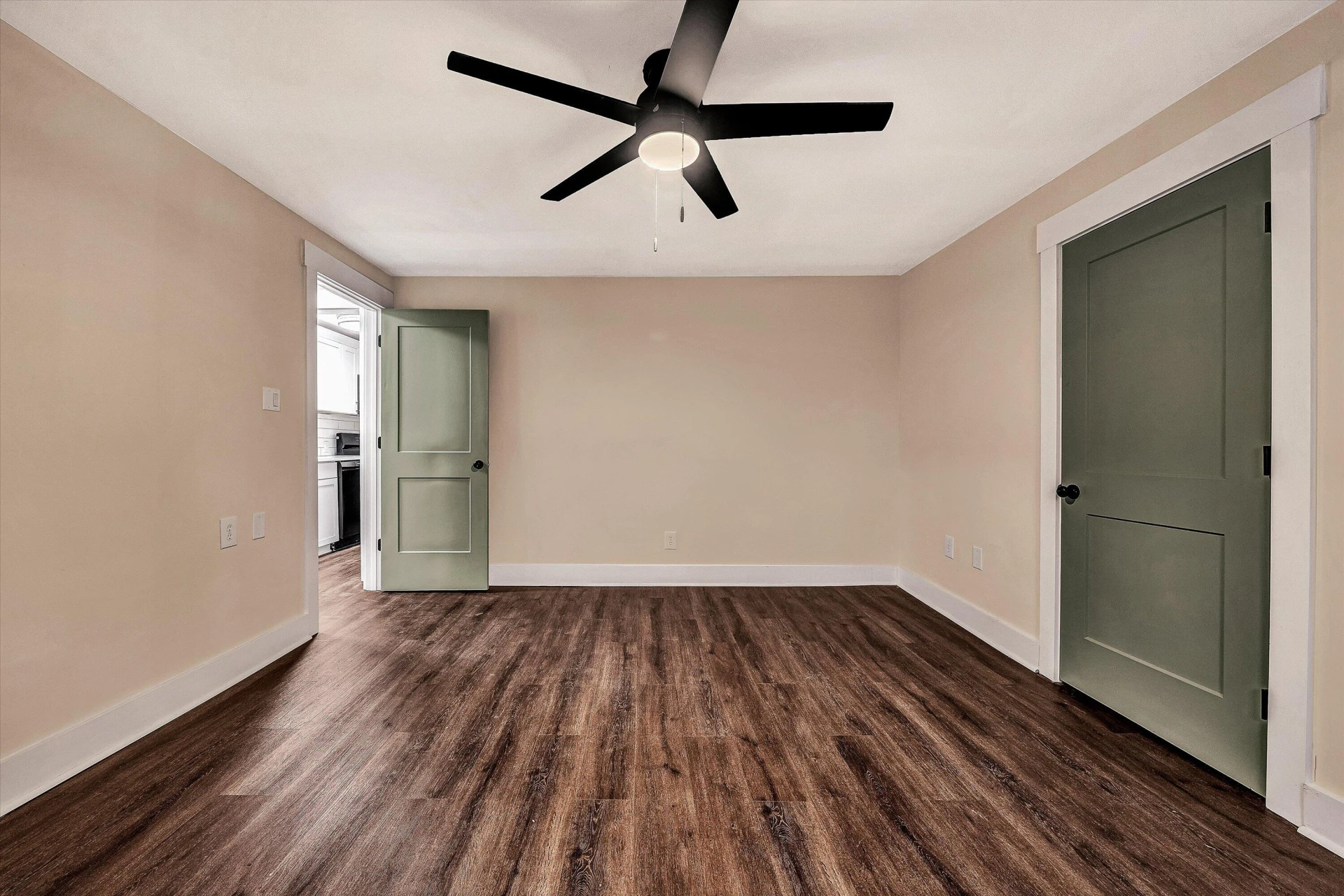 2228 Eastland AVE SE - Photo 18