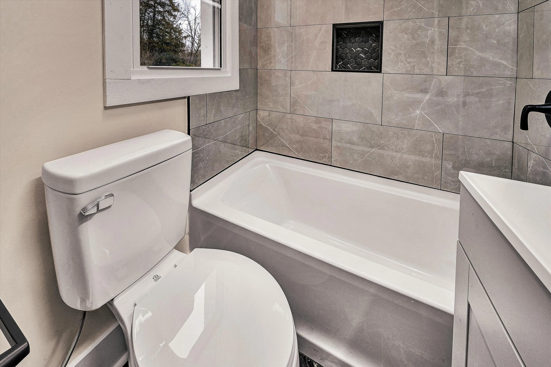 2228 Eastland AVE SE - Photo 22
