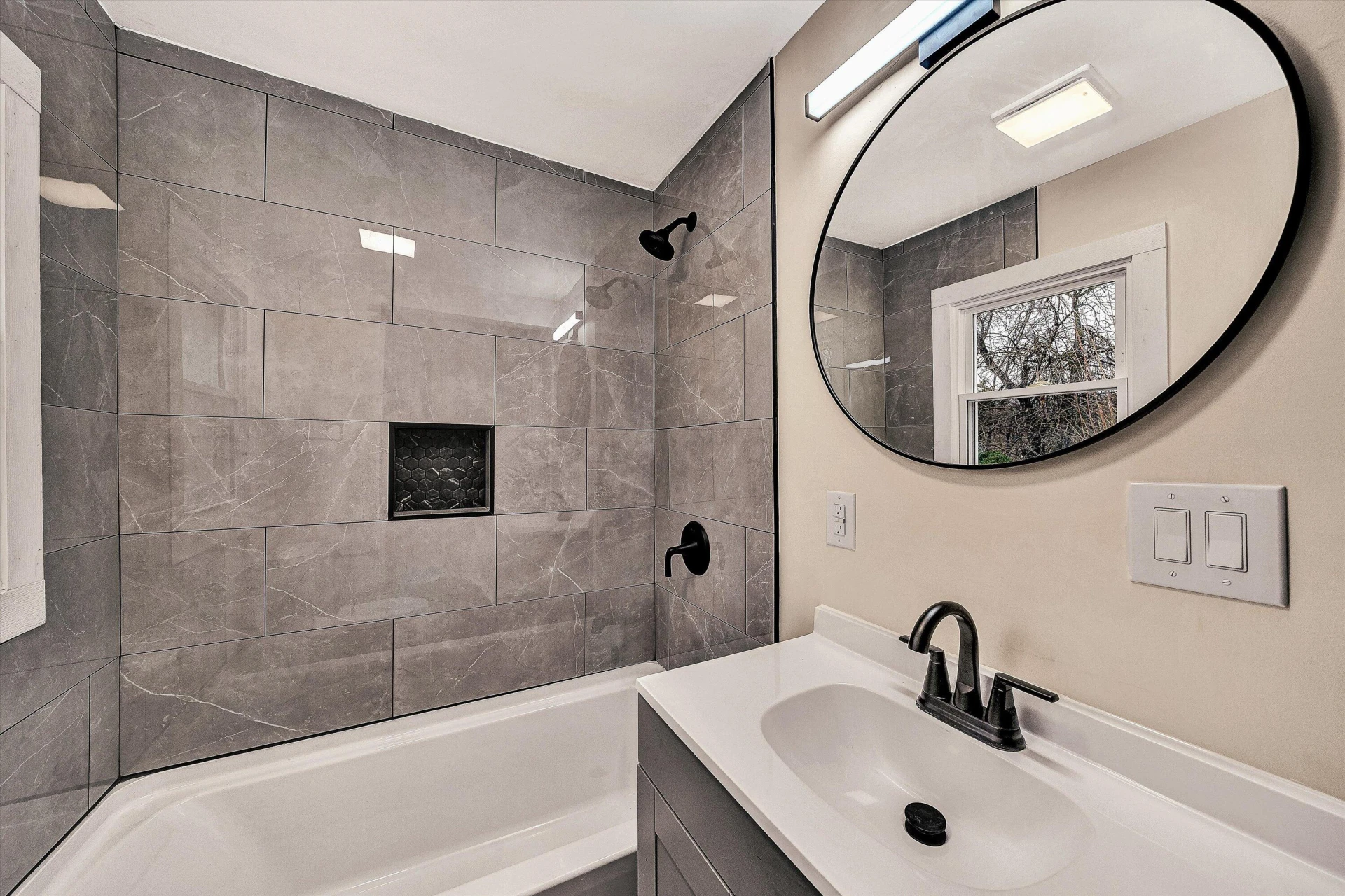 2228 Eastland AVE SE - Photo 23