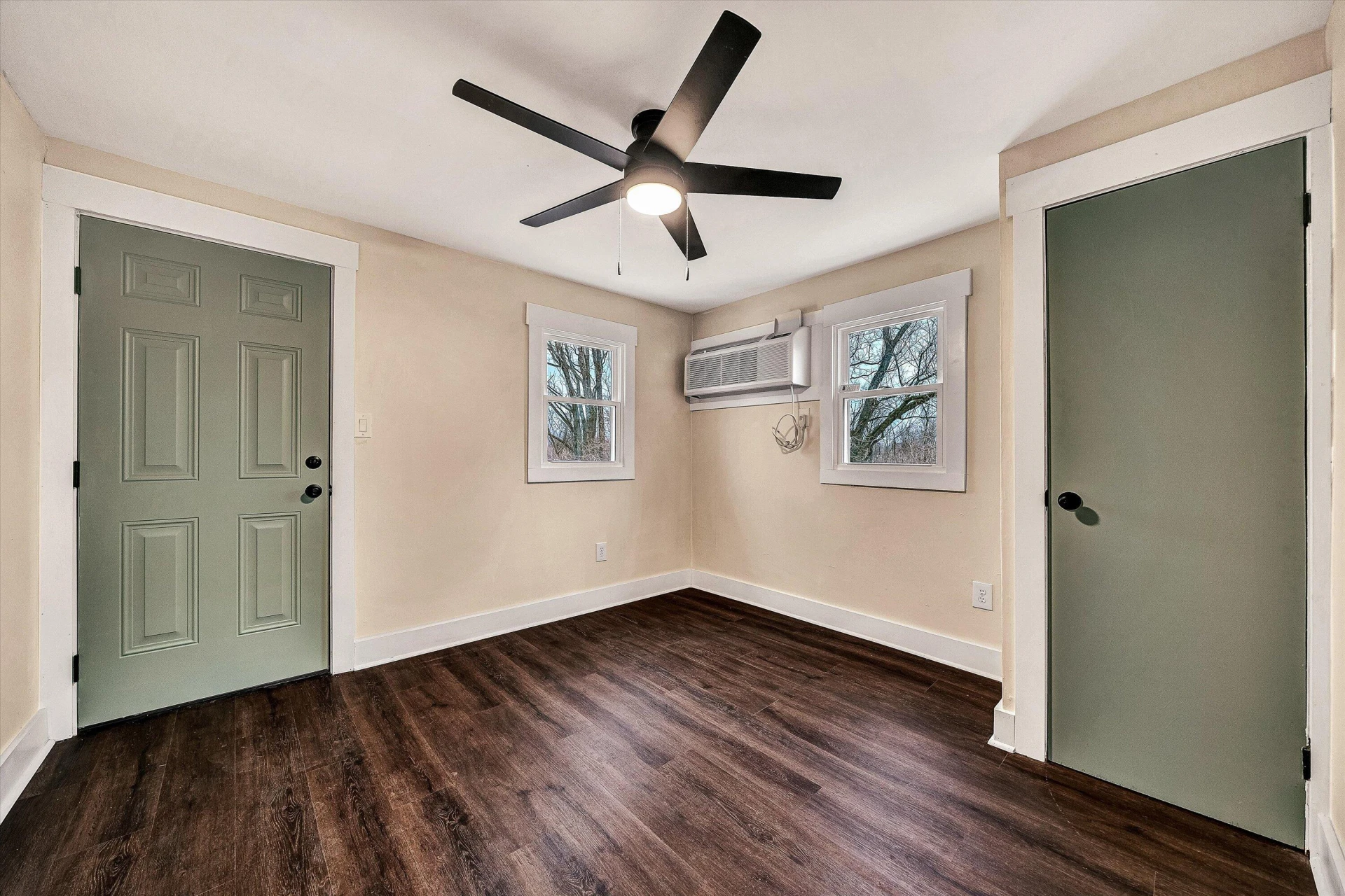 2228 Eastland AVE SE - Photo 24