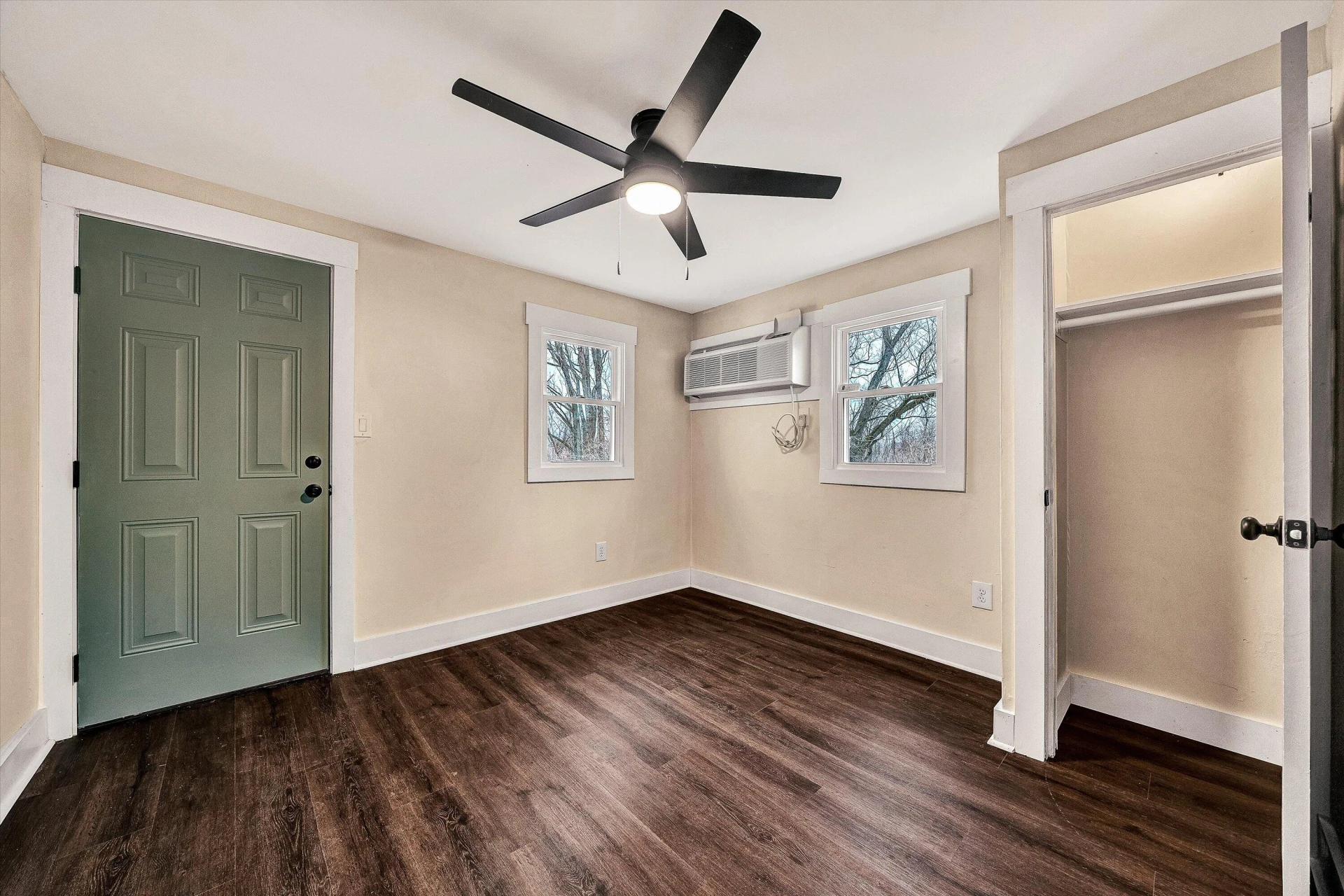 2228 Eastland AVE SE - Photo 25