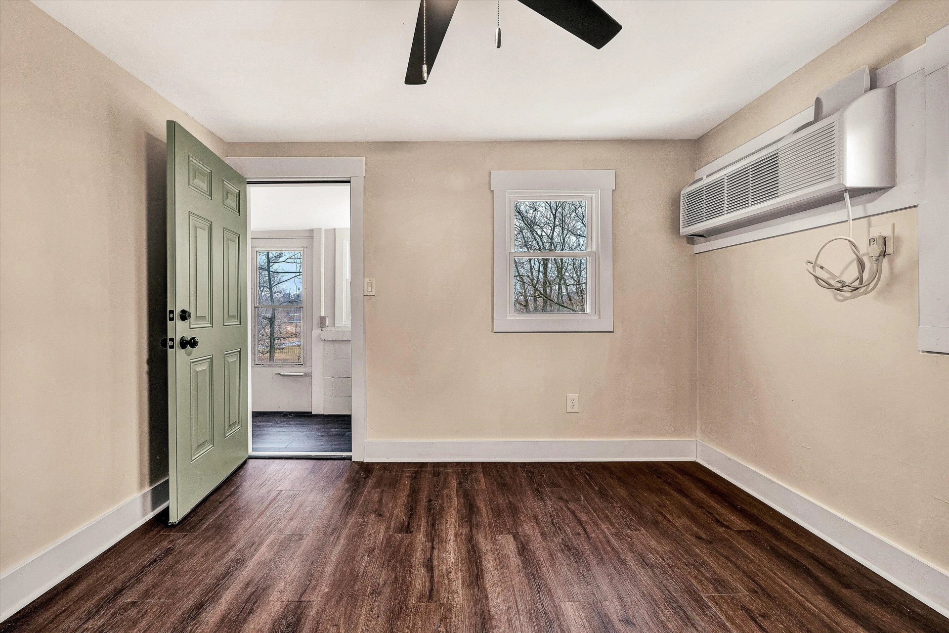 2228 Eastland AVE SE - Photo 26