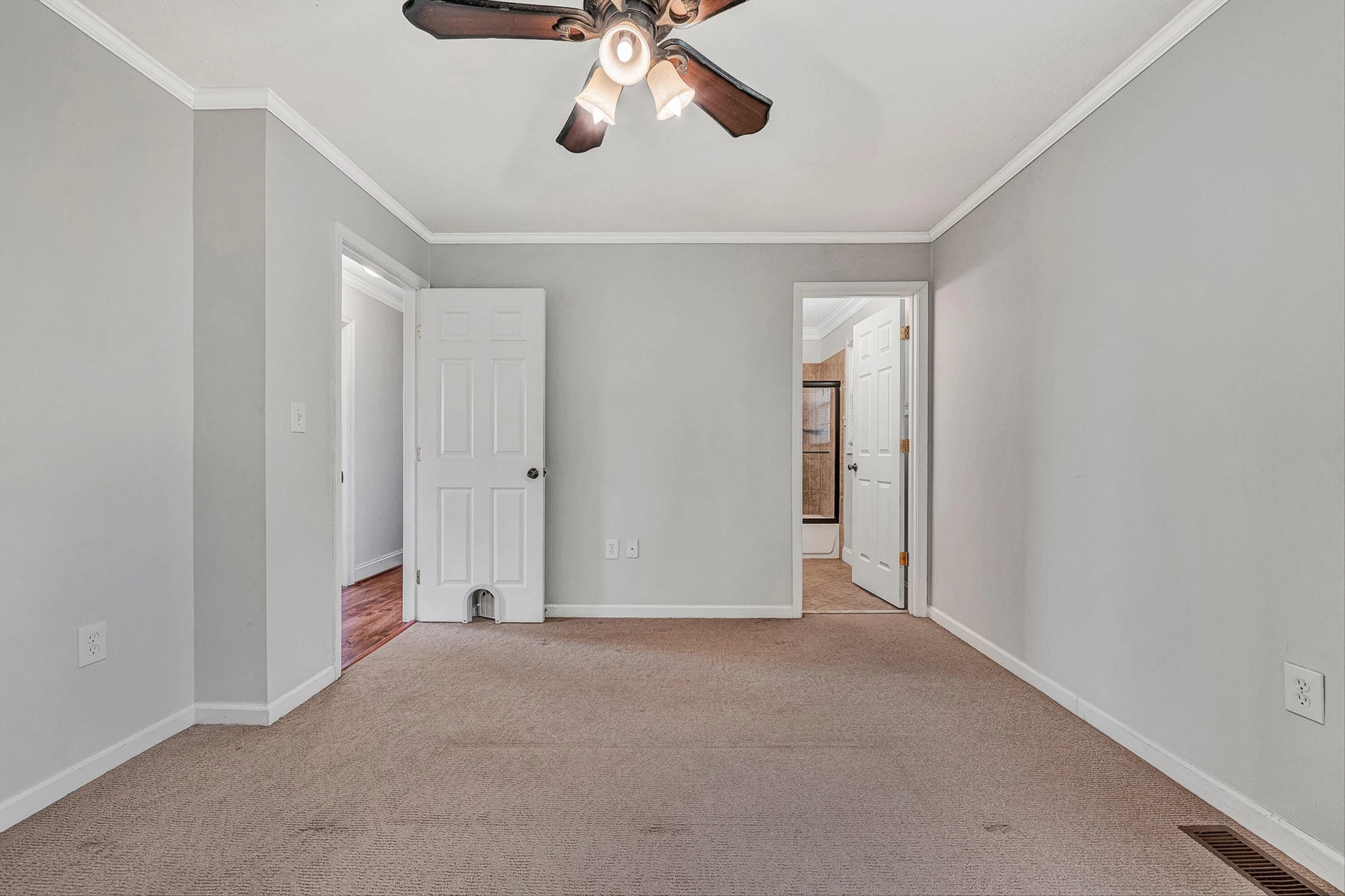 385 Tanglewood DR - Photo 18