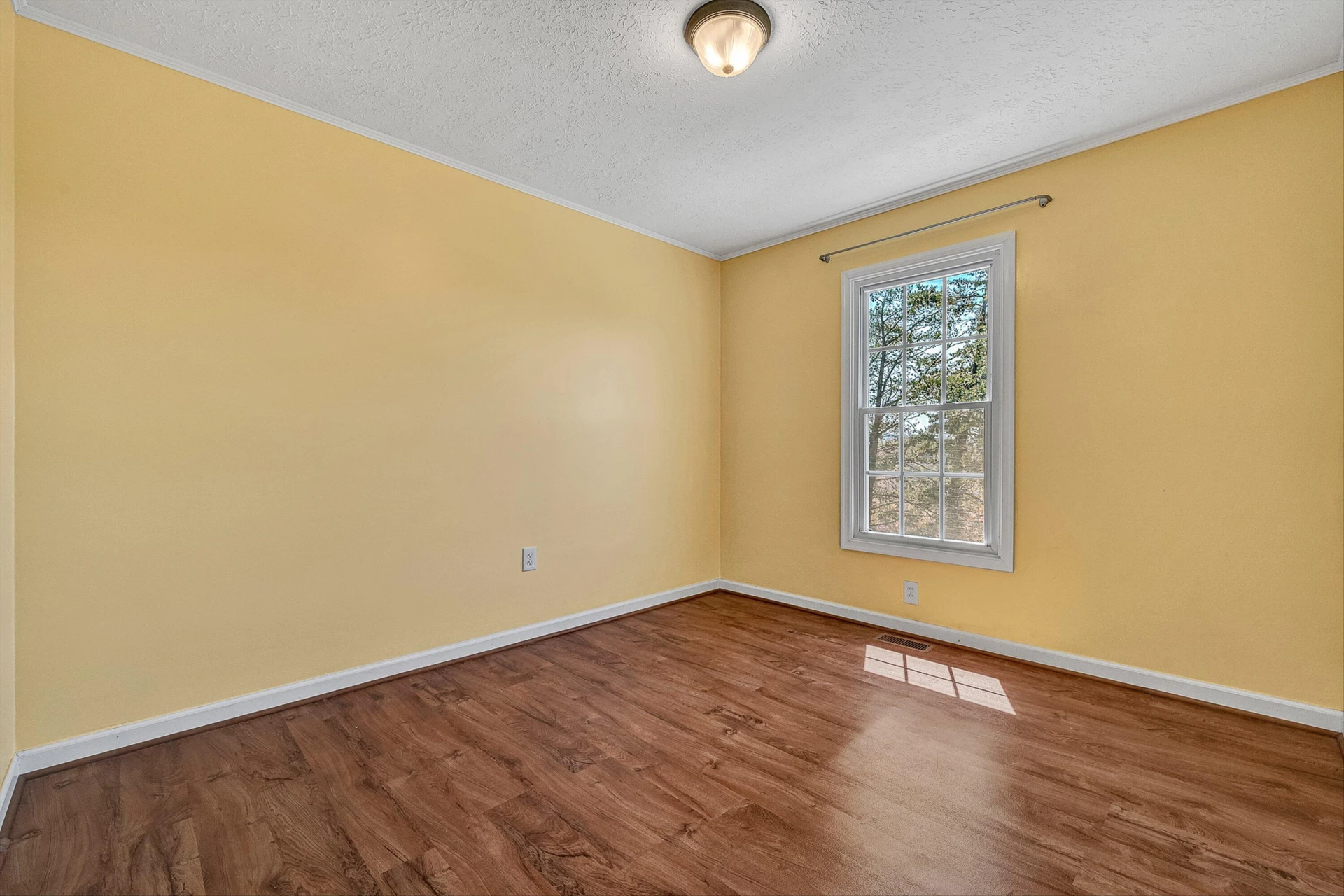 385 Tanglewood DR - Photo 20