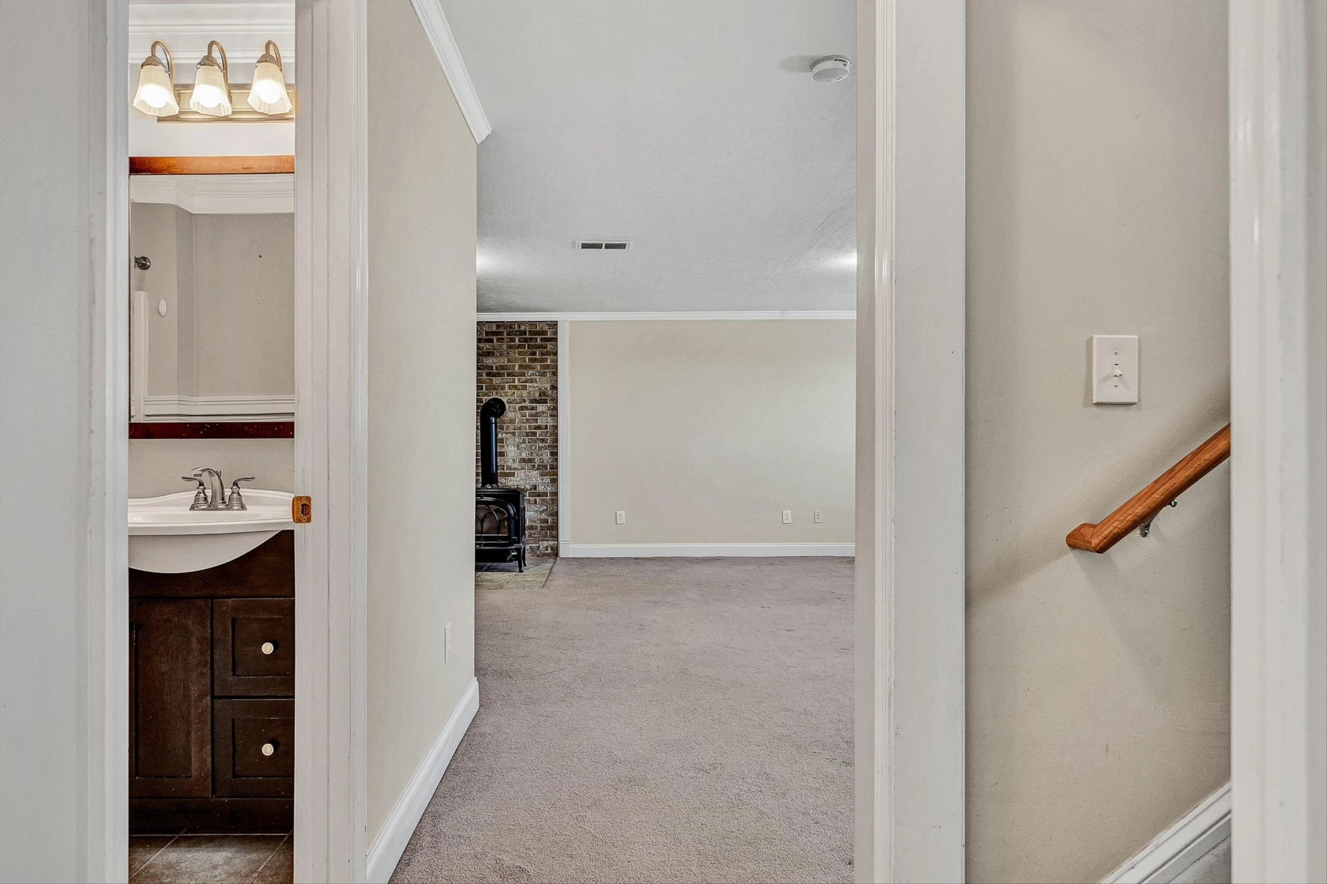 385 Tanglewood DR - Photo 23