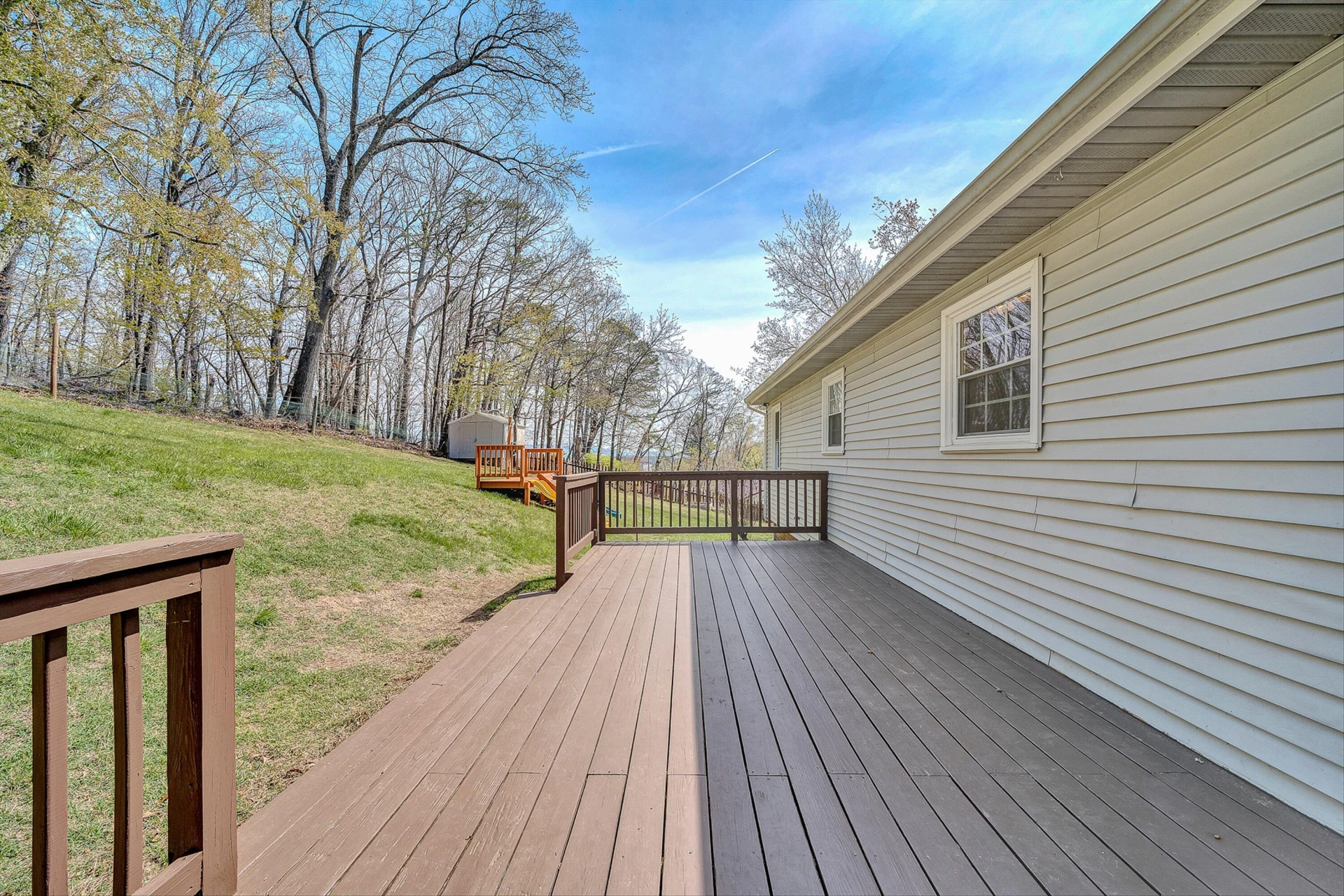 385 Tanglewood DR - Photo 32