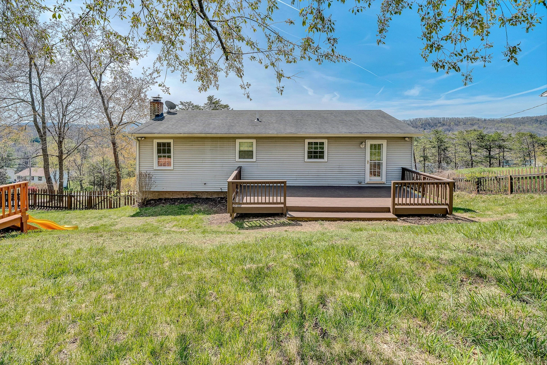 385 Tanglewood DR - Photo 34