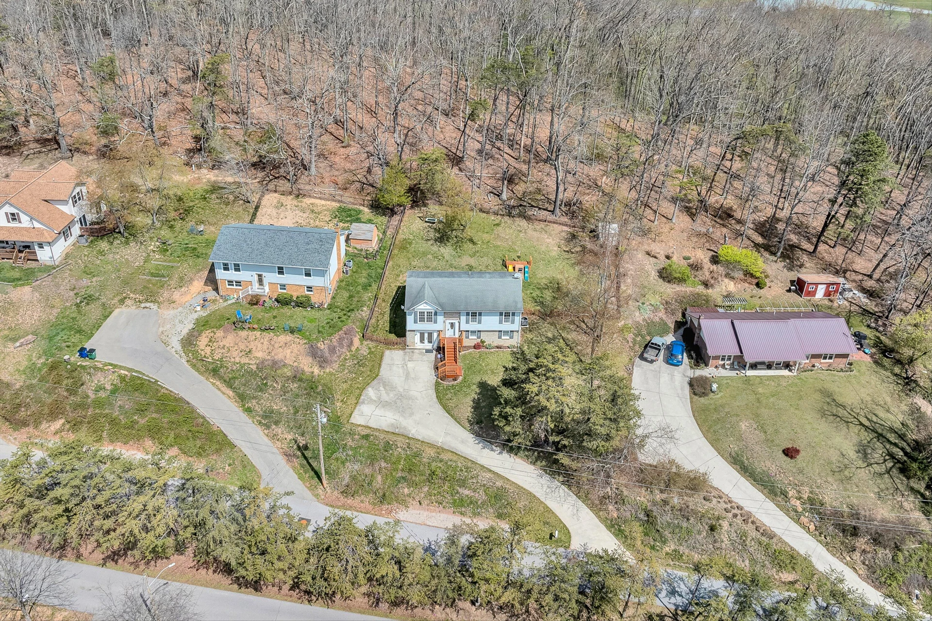 385 Tanglewood DR - Photo 37