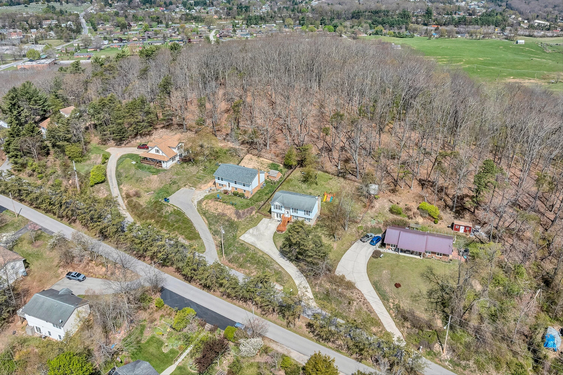 385 Tanglewood DR - Photo 38