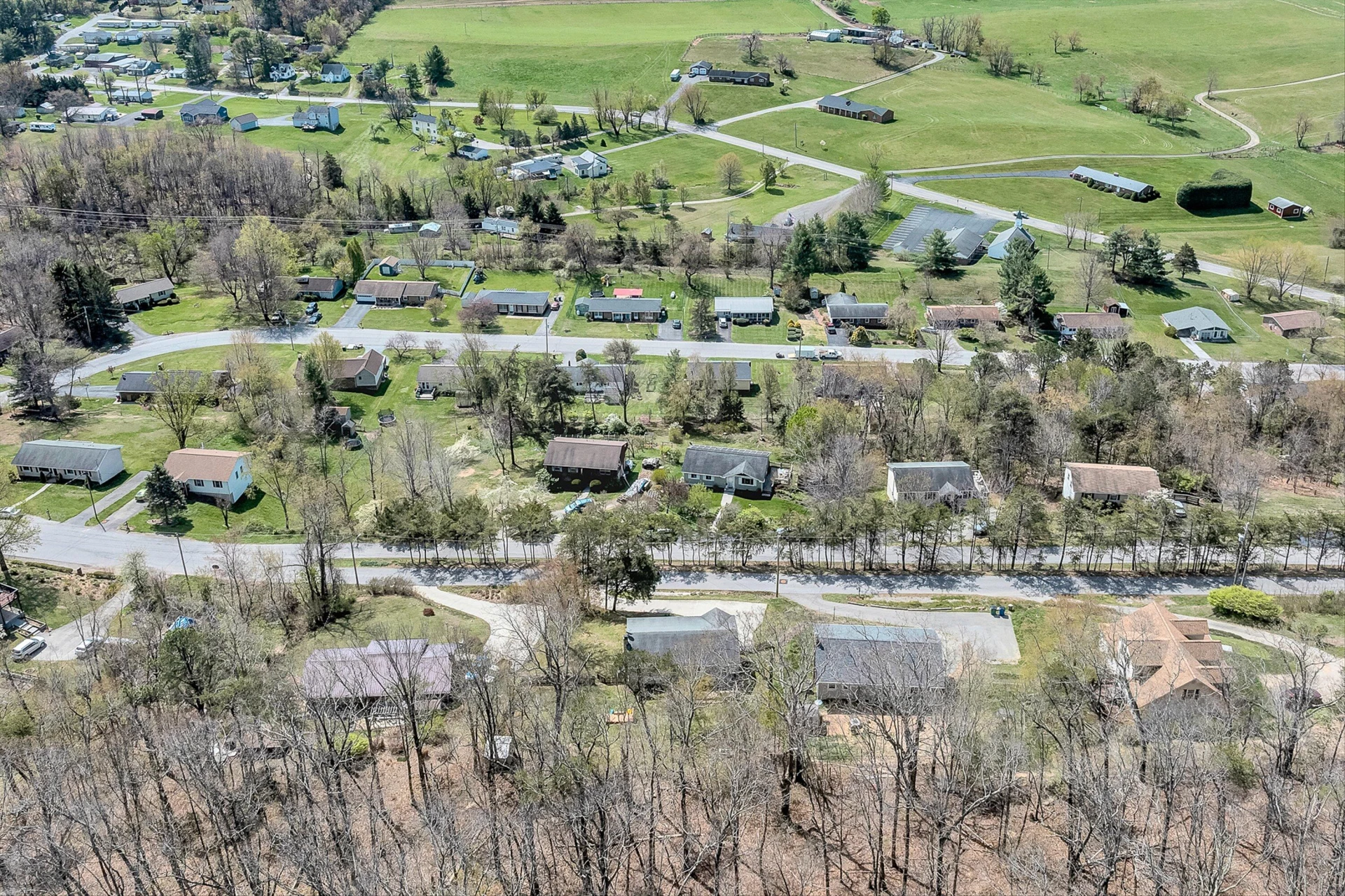 385 Tanglewood DR - Photo 41