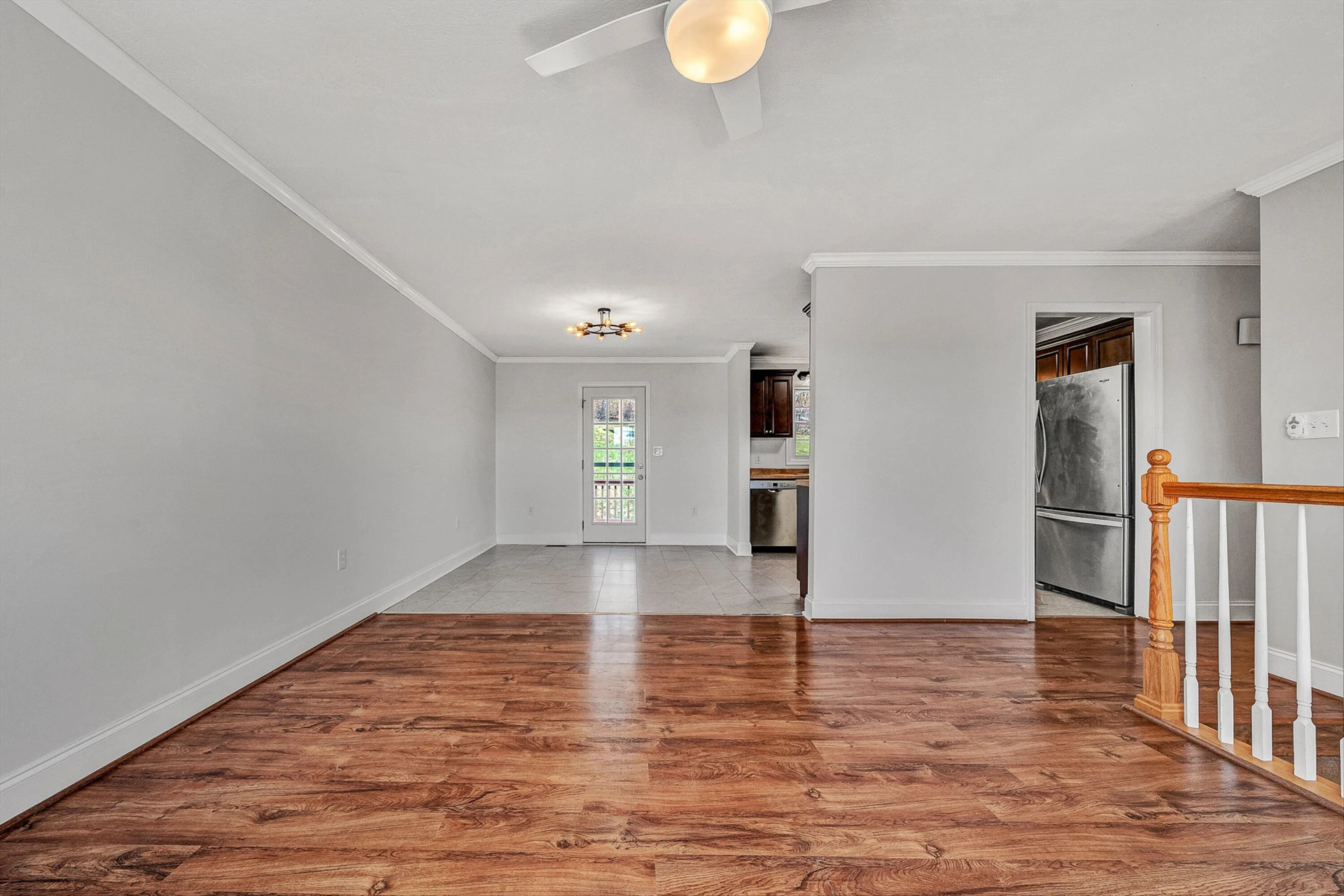 385 Tanglewood DR - Photo 8