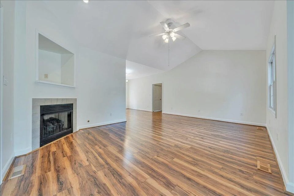 141 Chestnut Creek DR - Photo 16