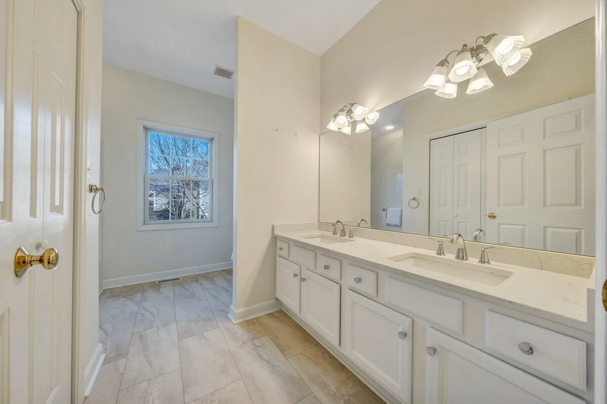 141 Chestnut Creek DR - Photo 32