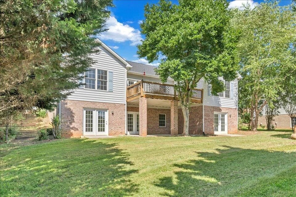 141 Chestnut Creek DR - Photo 4