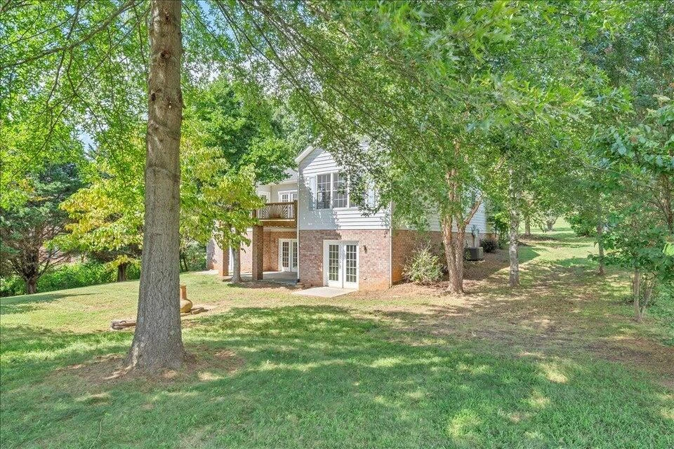 141 Chestnut Creek DR - Photo 54