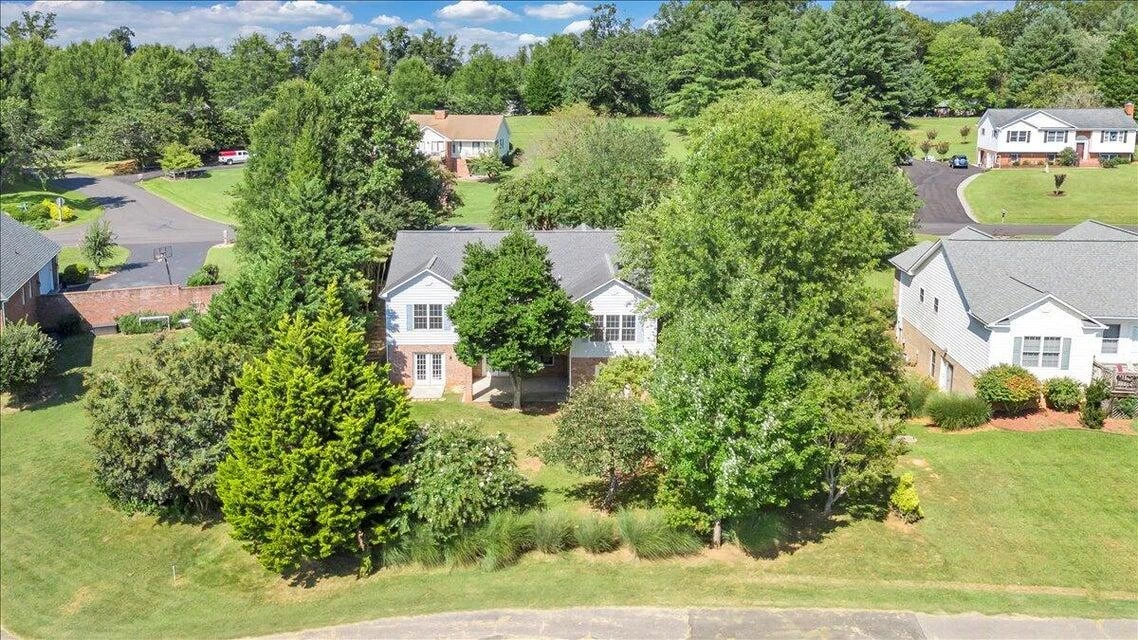 141 Chestnut Creek DR - Photo 70