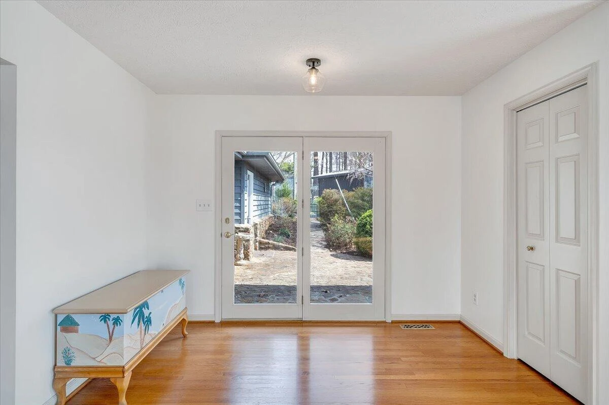 223 Lee DR - Photo 12