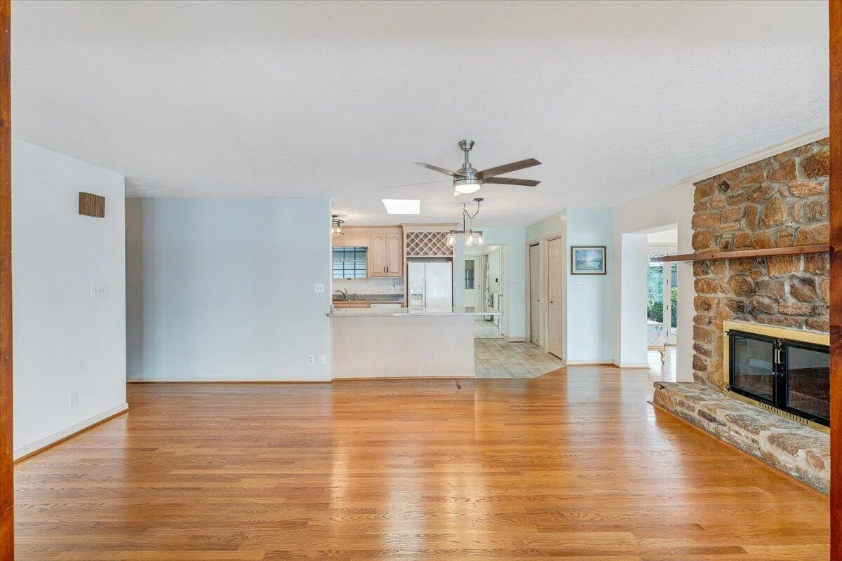 223 Lee DR - Photo 27