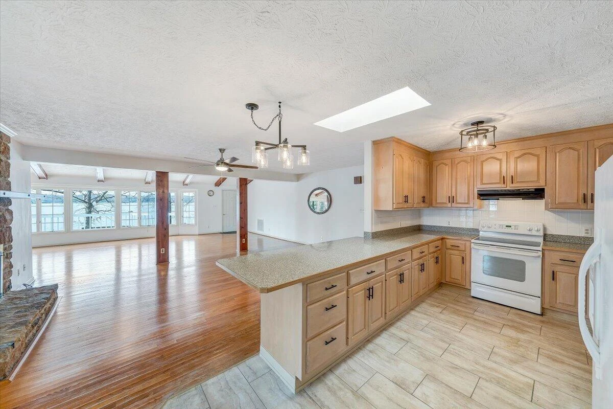 223 Lee DR - Photo 32
