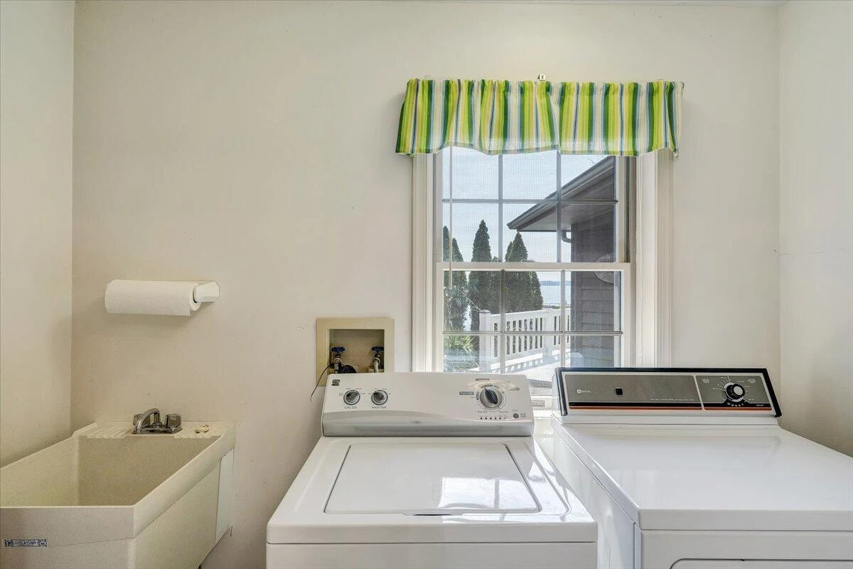 223 Lee DR - Photo 35