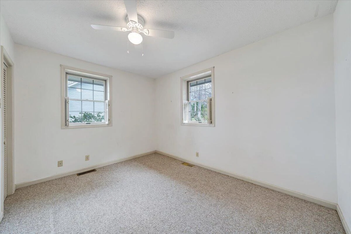 223 Lee DR - Photo 44