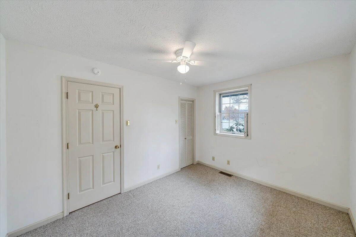 223 Lee DR - Photo 45